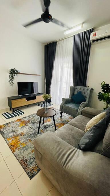Klia Homestay Apartment - 2 Room Sepang Zewnętrze zdjęcie