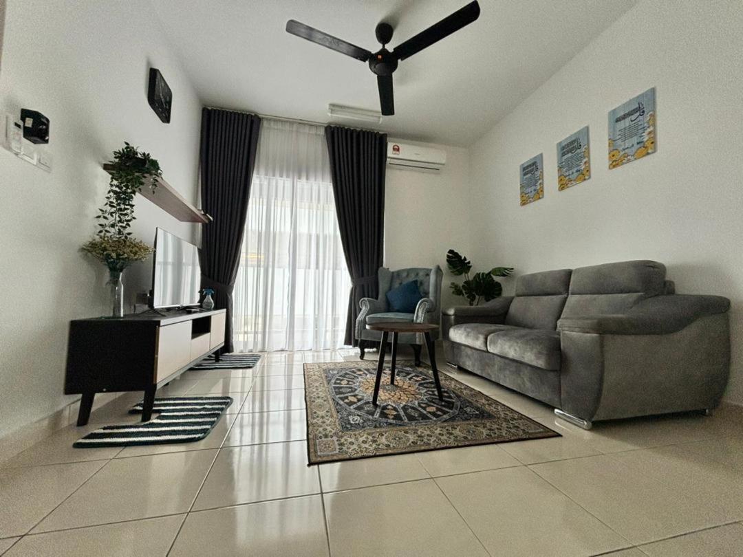 Klia Homestay Apartment - 2 Room Sepang Zewnętrze zdjęcie