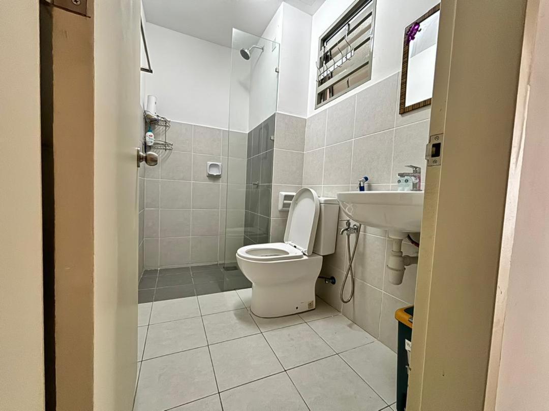 Klia Homestay Apartment - 2 Room Sepang Zewnętrze zdjęcie